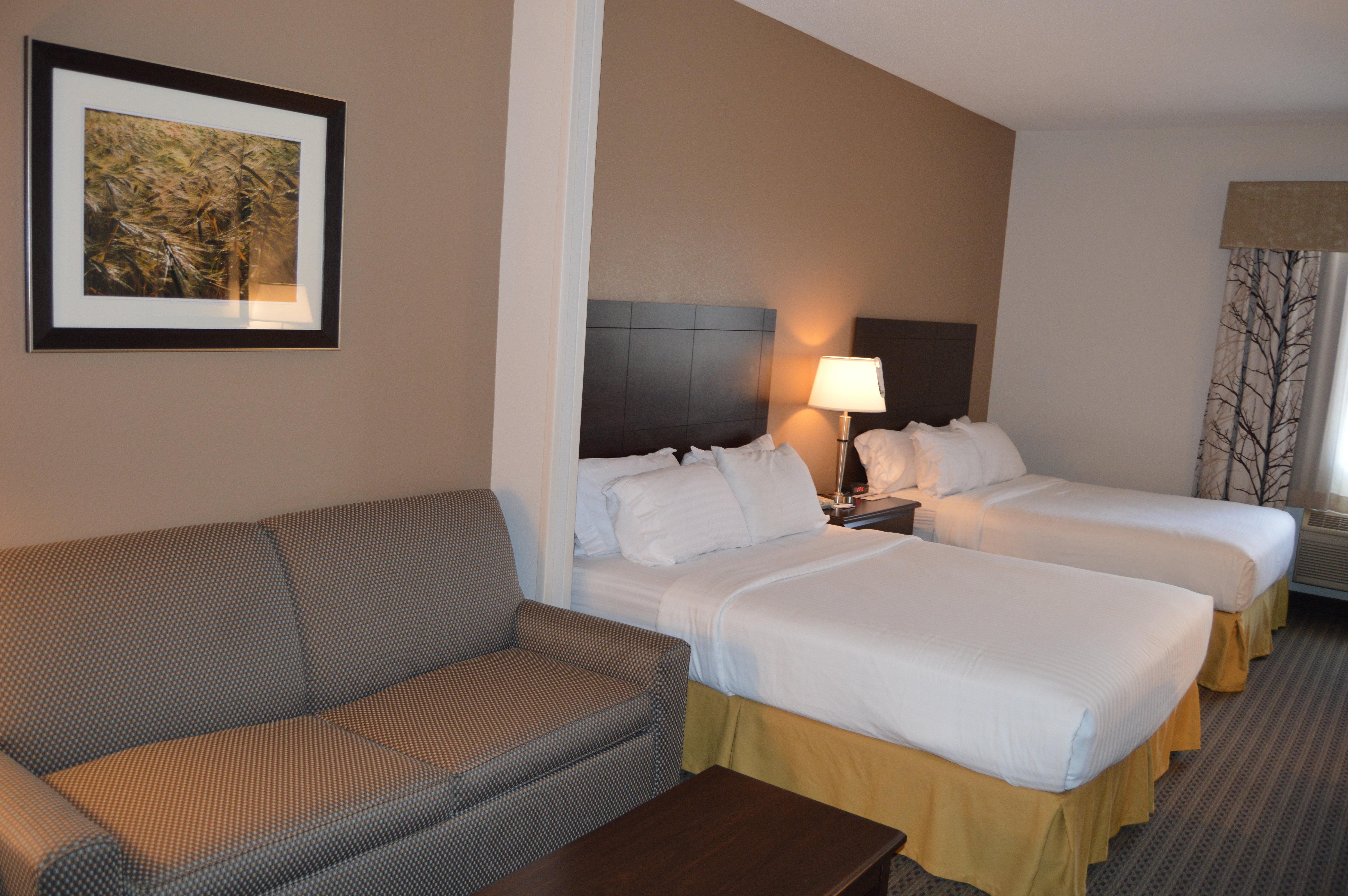 Holiday Inn Express & Suites Winner By Ihg Exterior foto
